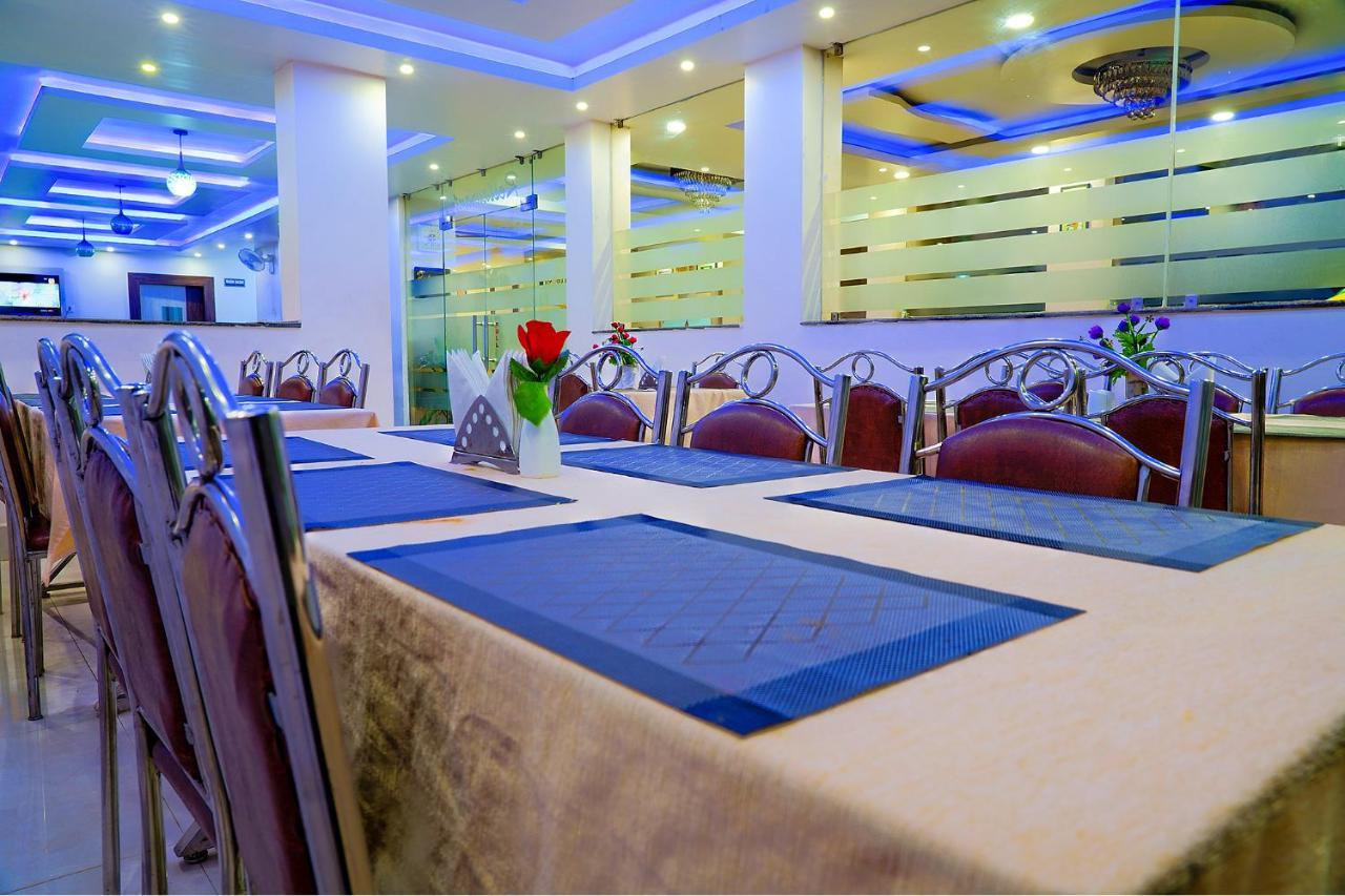 Fabhotel Kanchan Plaza บูบันเนสชวาร์ ภายนอก รูปภาพ