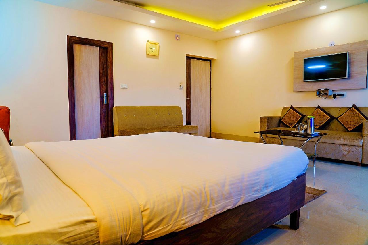 Fabhotel Kanchan Plaza บูบันเนสชวาร์ ภายนอก รูปภาพ